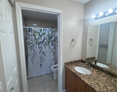 3421 Winkler Avenue - Photo Thumbnail 7