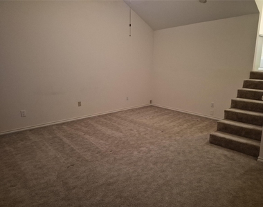 330 Holiday Lane - Photo Thumbnail 28