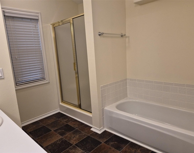 330 Holiday Lane - Photo Thumbnail 31