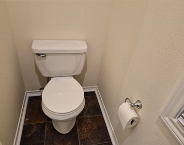 330 Holiday Lane - Photo Thumbnail 30