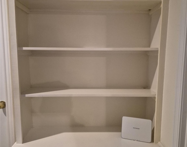330 Holiday Lane - Photo Thumbnail 20