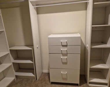 330 Holiday Lane - Photo Thumbnail 26