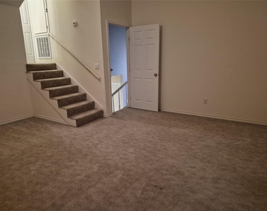 330 Holiday Lane - Photo Thumbnail 29