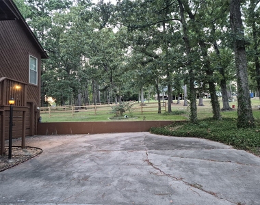 330 Holiday Lane - Photo Thumbnail 3