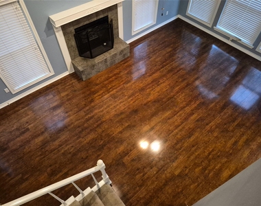 330 Holiday Lane - Photo Thumbnail 19