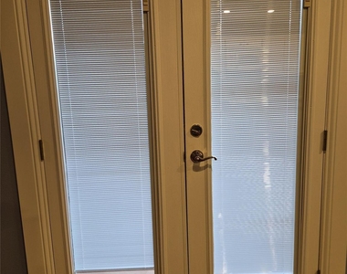 330 Holiday Lane - Photo Thumbnail 18