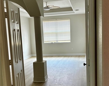 9809 Boraso Way - Photo Thumbnail 12