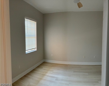 9809 Boraso Way - Photo Thumbnail 18