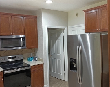 9809 Boraso Way - Photo Thumbnail 7
