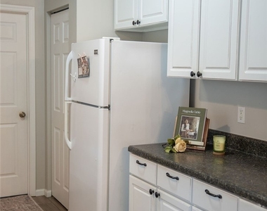 6069 Lacota Avenue - Photo Thumbnail 21