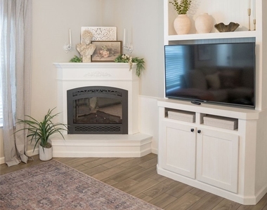 6069 Lacota Avenue - Photo Thumbnail 3