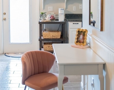 6069 Lacota Avenue - Photo Thumbnail 19