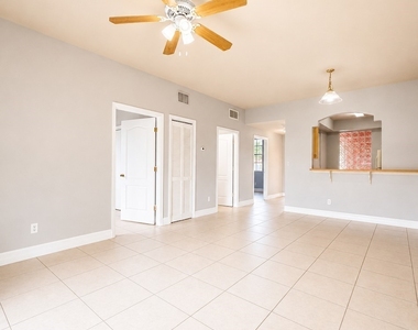 1126 Sw 47th Terrace - Photo Thumbnail 2