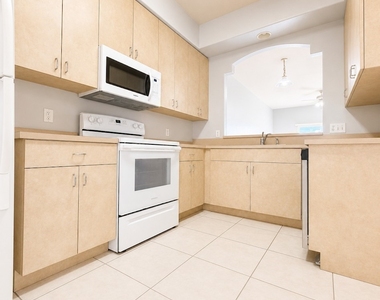 1126 Sw 47th Terrace - Photo Thumbnail 4