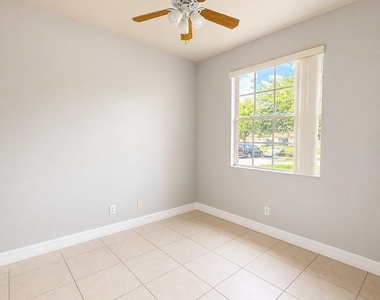 1126 Sw 47th Terrace - Photo Thumbnail 8