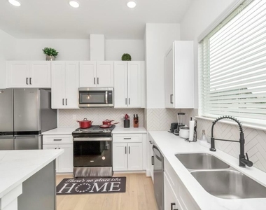 2722 Anita Street - Photo Thumbnail 18