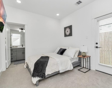 2722 Anita Street - Photo Thumbnail 19