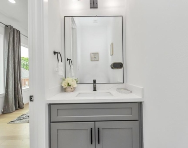 2722 Anita Street - Photo Thumbnail 23