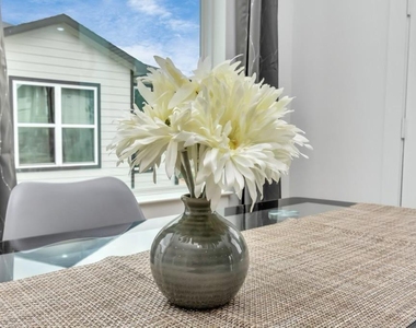 2722 Anita Street - Photo Thumbnail 7