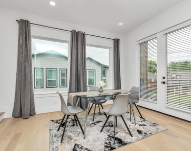 2722 Anita Street - Photo Thumbnail 11