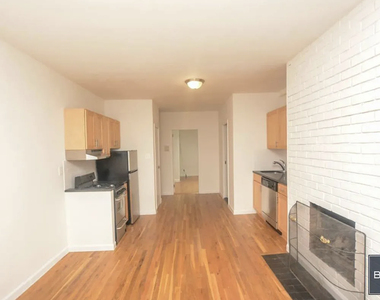 240 East 78th Street - Photo Thumbnail 2