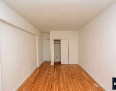 240 East 78th Street - Photo Thumbnail 4