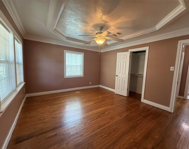 5424 Nightingale Drive - Photo Thumbnail 9