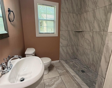 5424 Nightingale Drive - Photo Thumbnail 14
