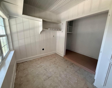 5424 Nightingale Drive - Photo Thumbnail 16