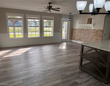 507 Sw 19th Lane - Photo Thumbnail 2