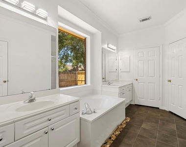 1925 Lori Court - Photo Thumbnail 14