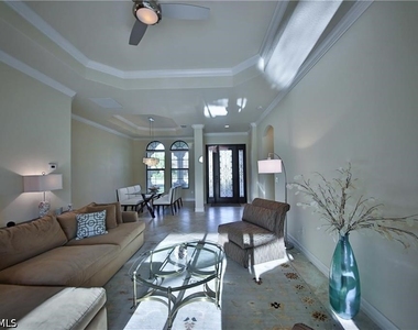 9461 Italia Way - Photo Thumbnail 7