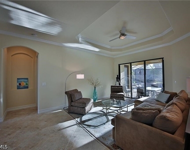 9461 Italia Way - Photo Thumbnail 6