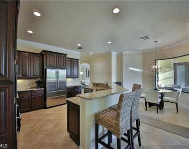 9461 Italia Way - Photo Thumbnail 9