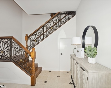 6501 Crown Colony Place - Photo Thumbnail 3