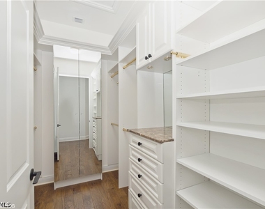 6501 Crown Colony Place - Photo Thumbnail 24