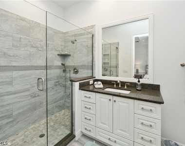 6501 Crown Colony Place - Photo Thumbnail 28