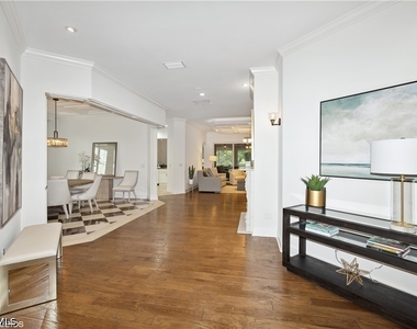 6501 Crown Colony Place - Photo Thumbnail 6