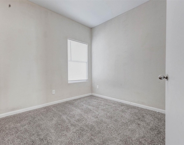 8603 Beviamo Street - Photo Thumbnail 9
