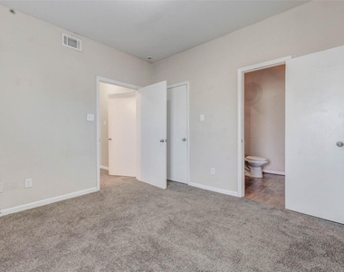 8603 Beviamo Street - Photo Thumbnail 12