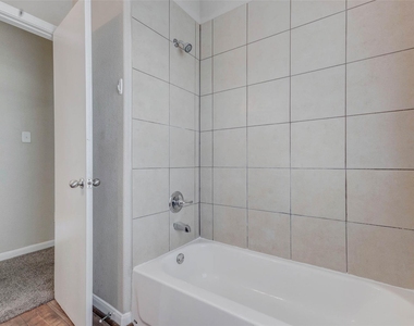 8603 Beviamo Street - Photo Thumbnail 6