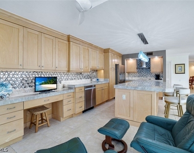 4041 Gulf Shore Boulevard N - Photo Thumbnail 10