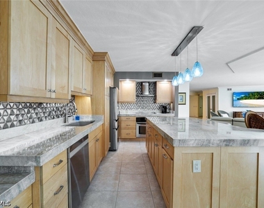 4041 Gulf Shore Boulevard N - Photo Thumbnail 6