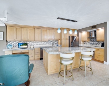 4041 Gulf Shore Boulevard N - Photo Thumbnail 11