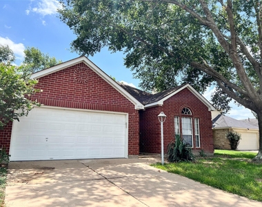 6610 Chantalle Drive - Photo Thumbnail 1