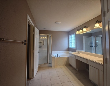 10918 Tattershall Lane - Photo Thumbnail 13