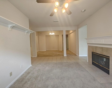 10918 Tattershall Lane - Photo Thumbnail 4
