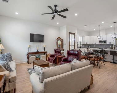 6405 Highland Pine Lane - Photo Thumbnail 14