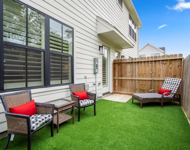6405 Highland Pine Lane - Photo Thumbnail 18