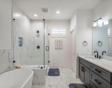 6405 Highland Pine Lane - Photo Thumbnail 24